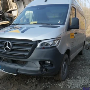 Firmenwagen CAT Frontschaden Bastian Kfz Gutachter