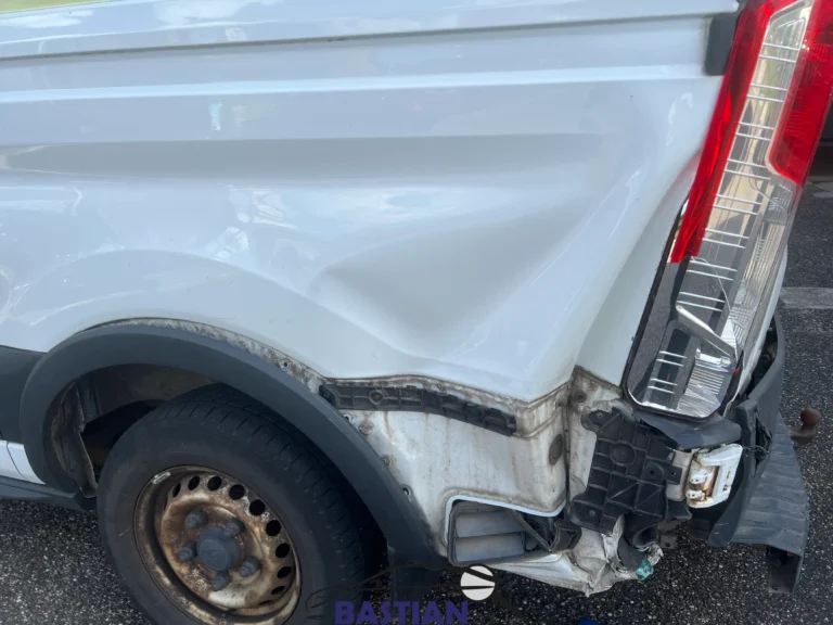 Transporter Heckschaden hinten links Bastian Kfz Gutachter