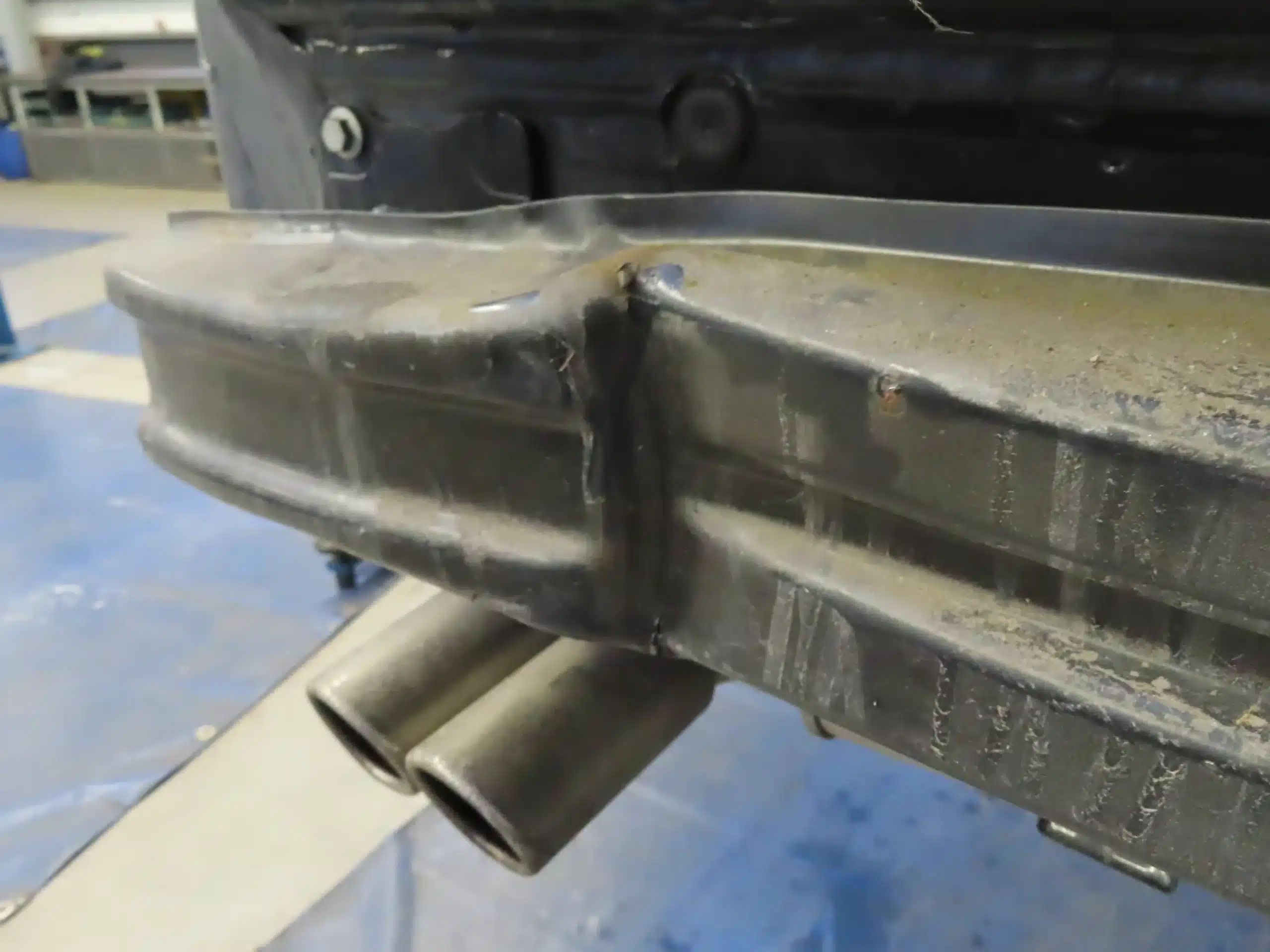 Detailaufnahme Mehrschaden Karosserie hinten — Praxisfall VW Golf VII, Bastian Kfz-Gutachter