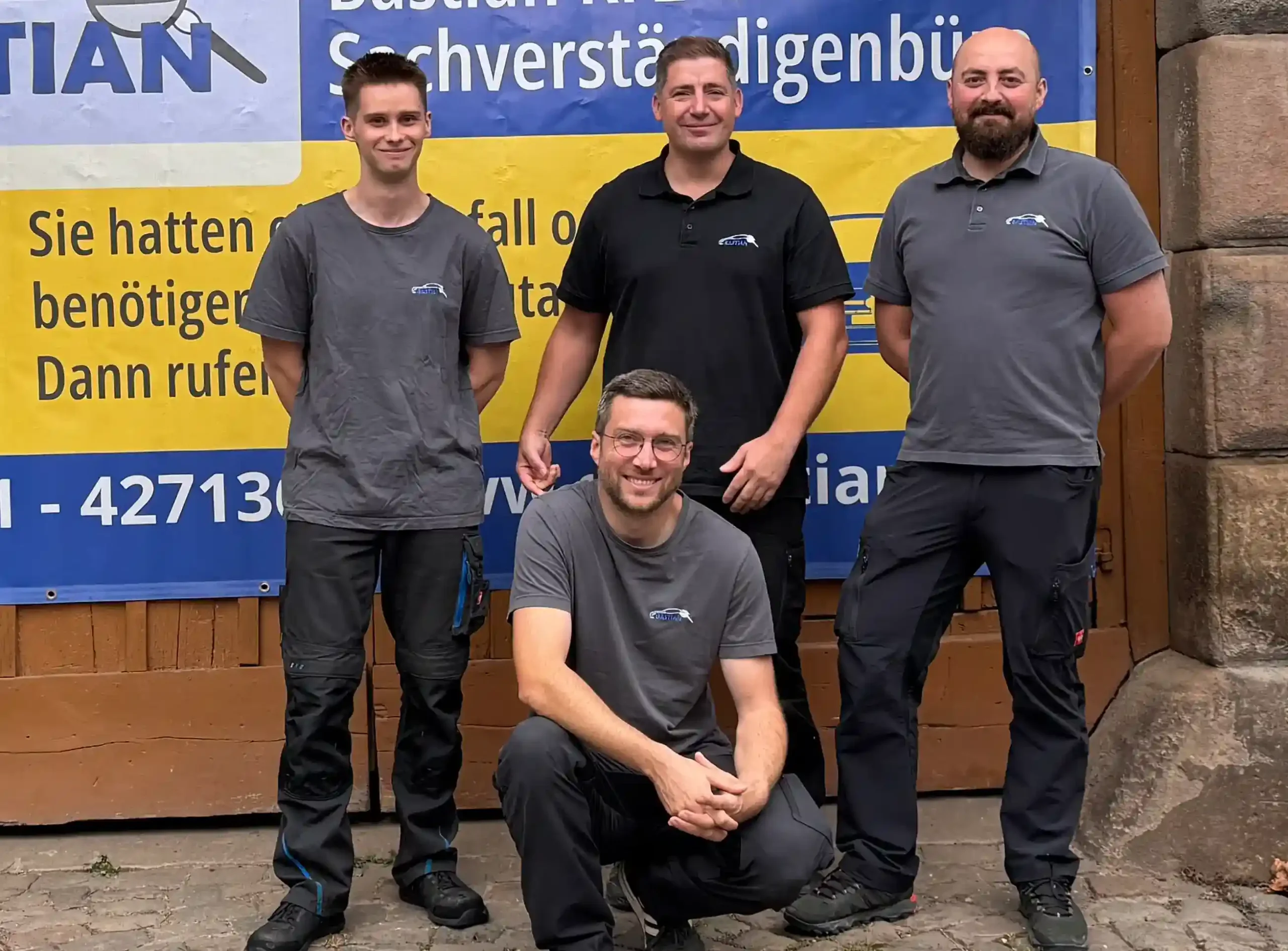 Kfz-Gutachter Alzey &ndash; Team Bastian bei der Schadenbegutachtung in Rheinhessen