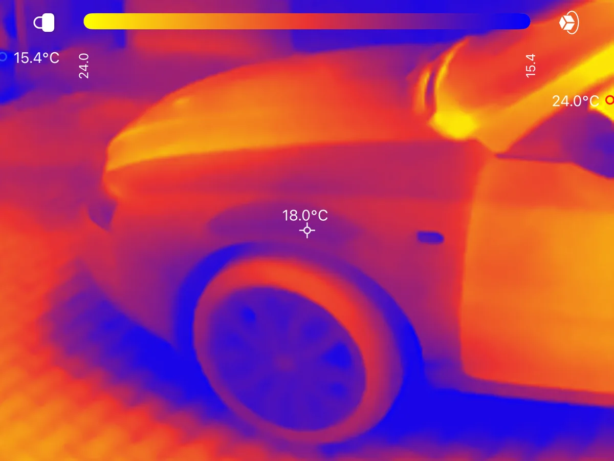 Audi A6 Vorschaden – Thermografie-Aufnahme der Frontpartie zur Abgrenzung reparierter Altschäden