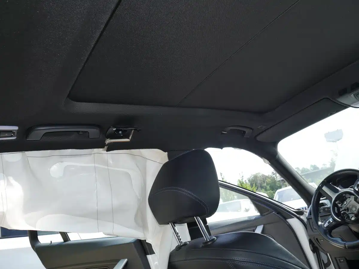 BMW 340i Totalschaden Kaiserslautern – ausgelöster Kopfairbag im Dachhimmel, Kfz-Gutachter Bastian