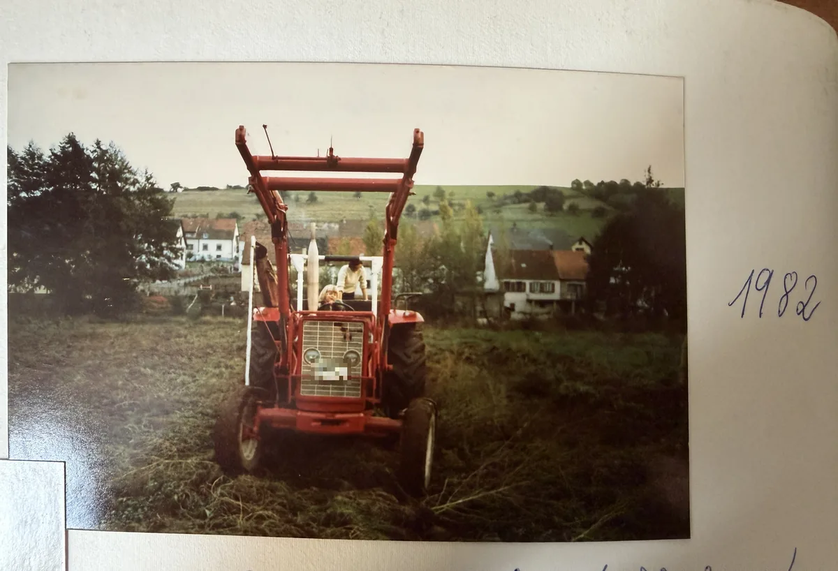 Gunther Bastian als Kind auf dem Traktor – der Anfang eines Lebens in Handwerk und Technik